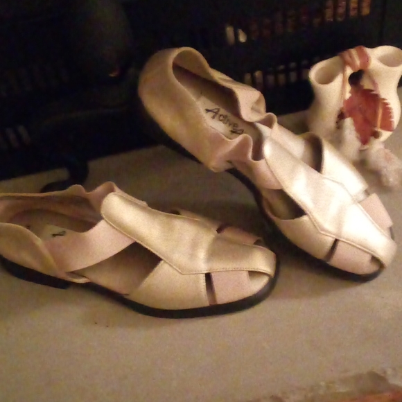 Clark's Active Air Vintage Slide Ons - Picture 3 of 5